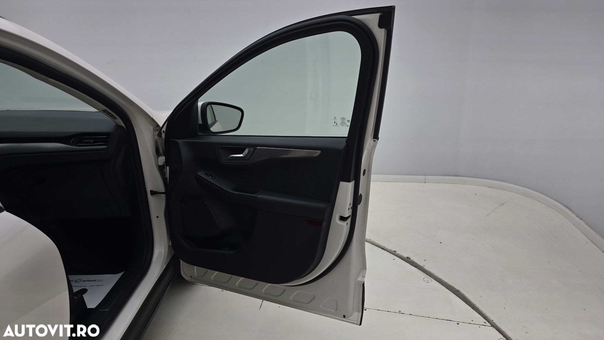 Ford Kuga 2.5 Duratec FHEV FWD Titanium - 18