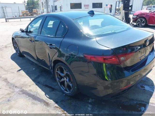 Alfa Romeo Giulia 2.0 Turbo 16V AT8 Veloce Ti - 4