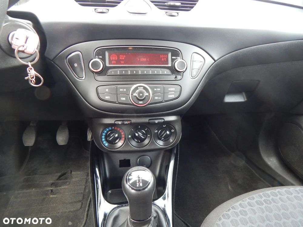 Opel Corsa 1.4 16V Cosmo - 9