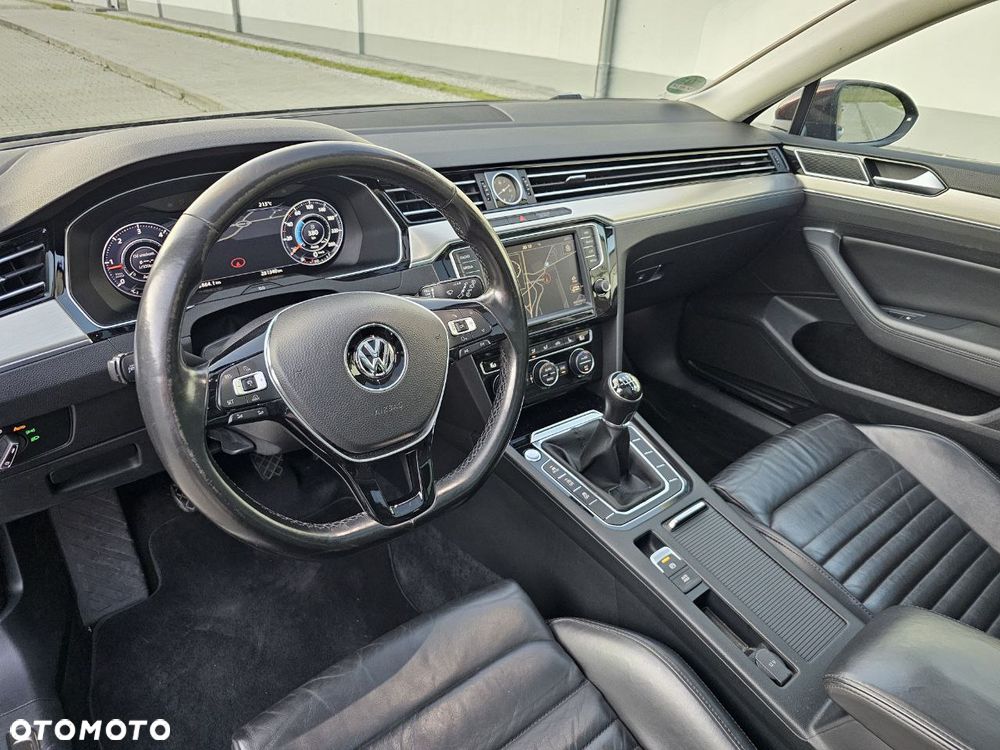 Volkswagen Passat - 18