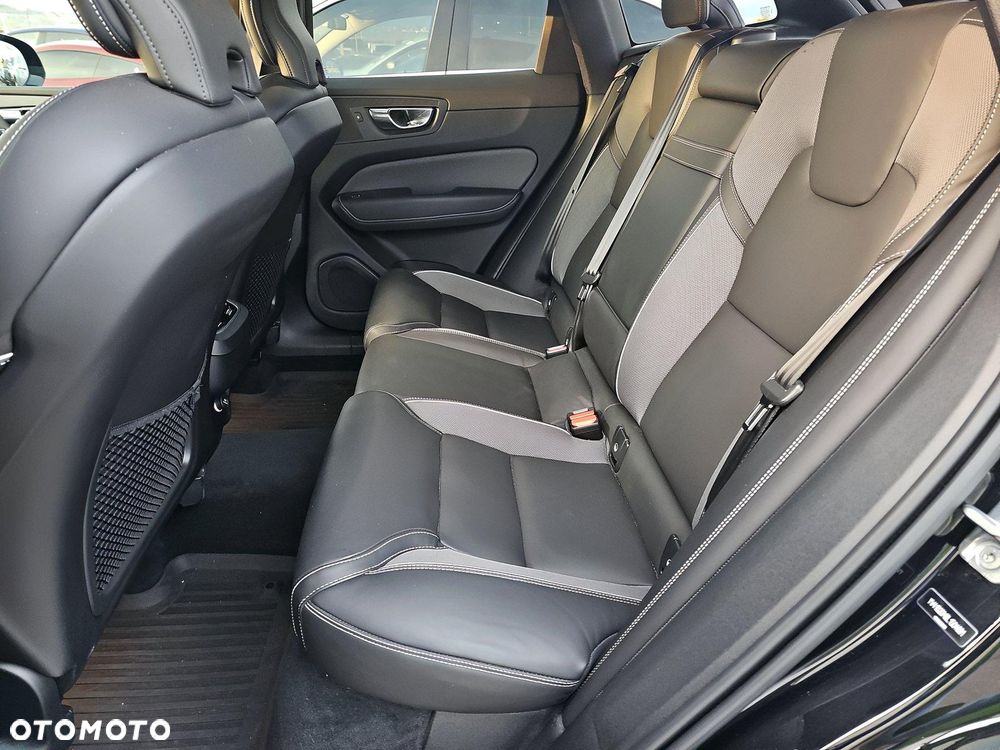 Volvo XC 60 T5 AWD Geartronic RDesign - 13