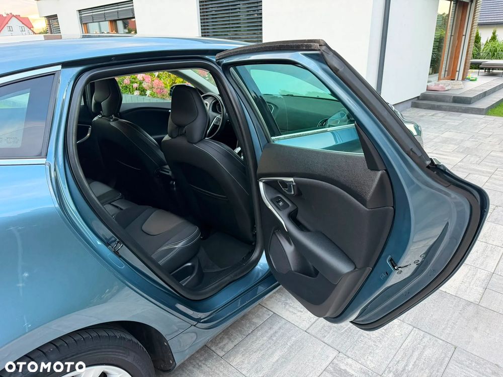 Volvo V40 D2 Summum - 21