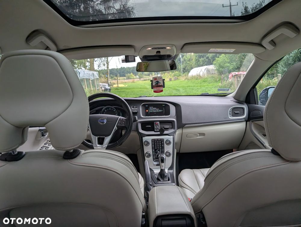 Volvo V40 D4 Drive-E Ocean Race - 14
