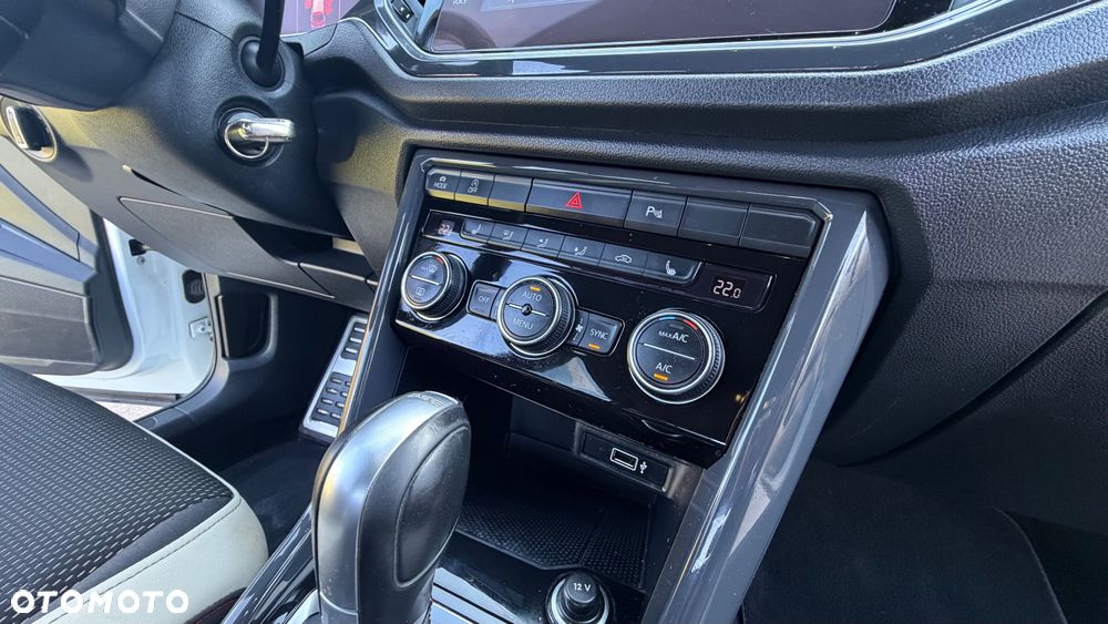 Volkswagen T-Roc 1.5 TSI OPF DSG R-Line - 25