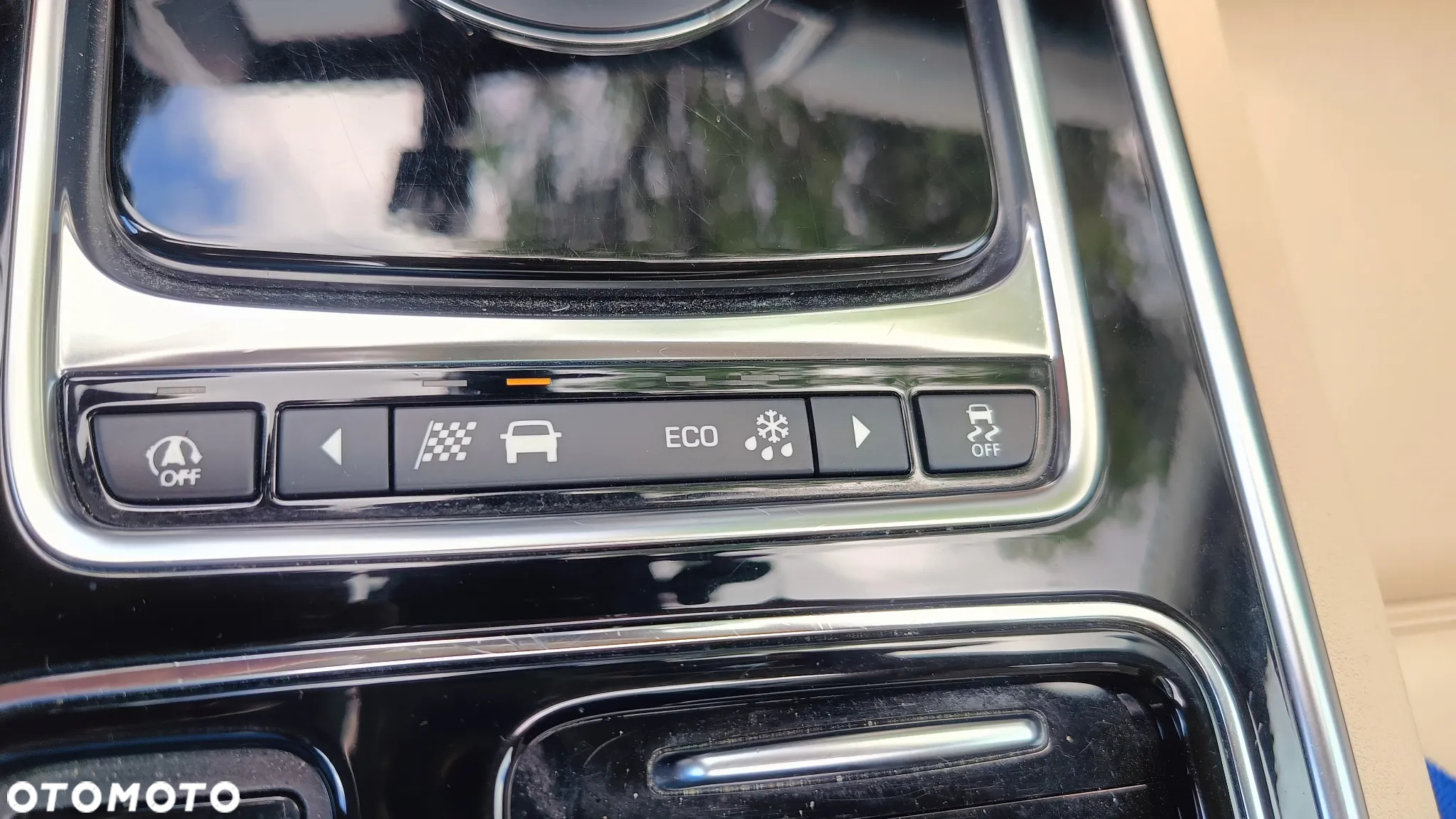 Jaguar XE 25t Prestige - 26