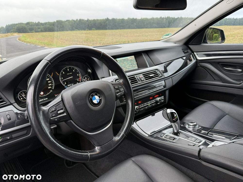 BMW Seria 5 530d Sport-Aut - 34