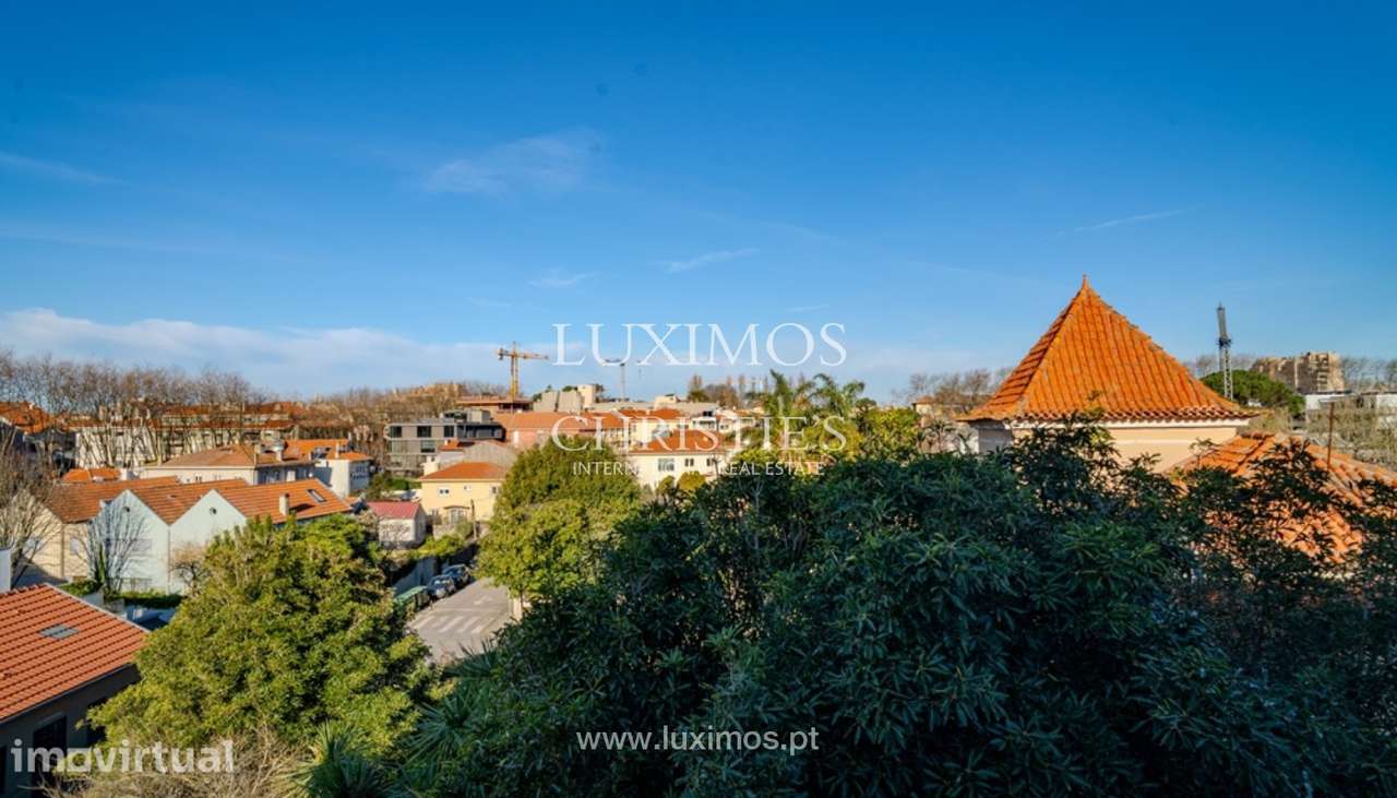 Apartamento T5 Duplex com vistas de mar para venda na Foz, Porto - Grande imagem: 2/19