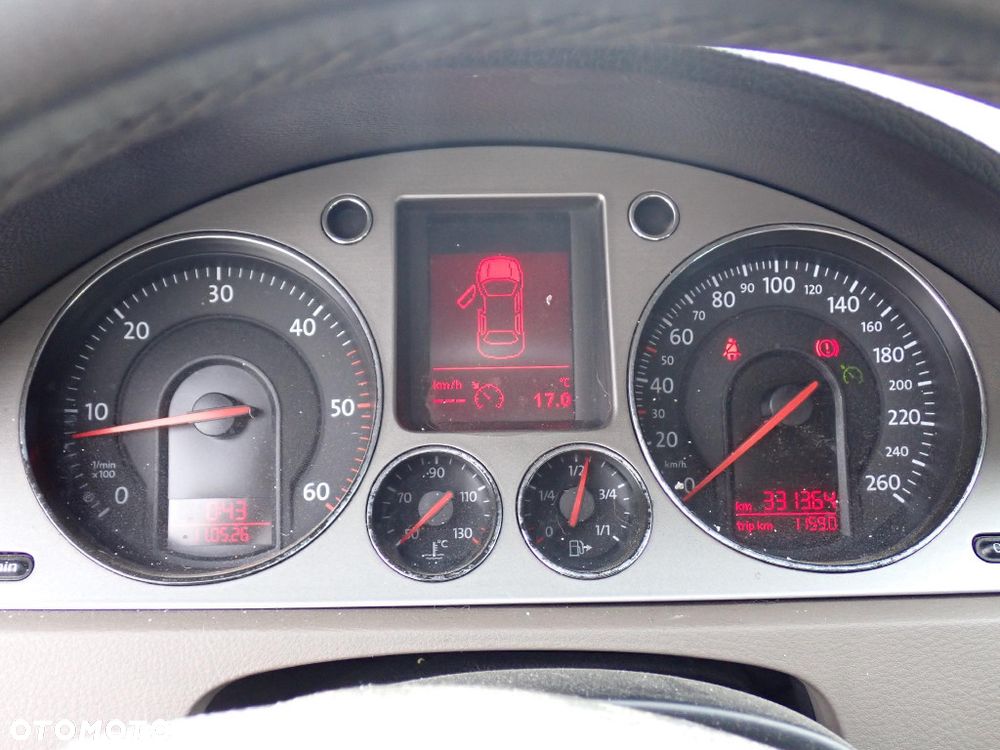 CZĘŚCI - Vw Passat B6 1,9TDI 105KM BXE KOMBI 5B JCX lakier LC8Z  2007r. INDEX - 10046 - 18