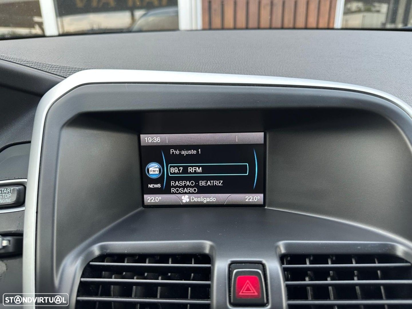 Volvo XC 60 2.0 D3 Drive R-Design - 25