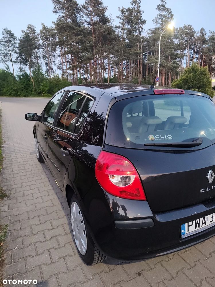 Renault Clio - 9