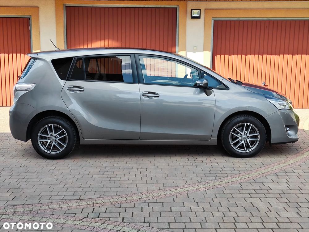 Toyota Verso 1.8 Premium EU5 - 13