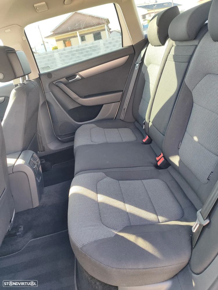 VW Passat Variant 1.6 TDI BlueMotion Comfortline - 11