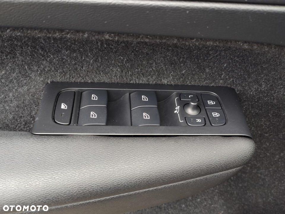 Volvo XC 40 - 18