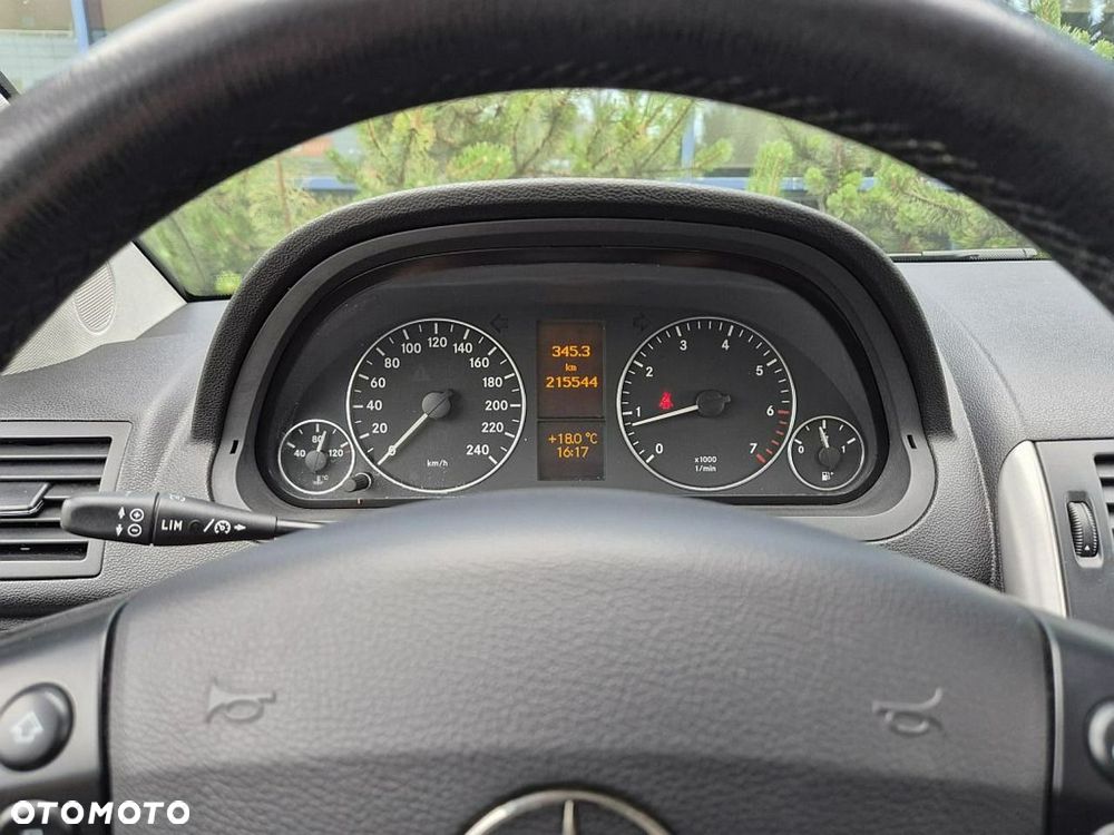 Mercedes-Benz Klasa A 180 BlueEFFICIENCY Avantgarde - 7