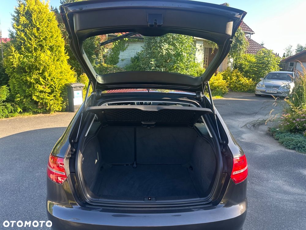 Audi A3 Sportback 2.0 TDI DPF Ambiente - 11