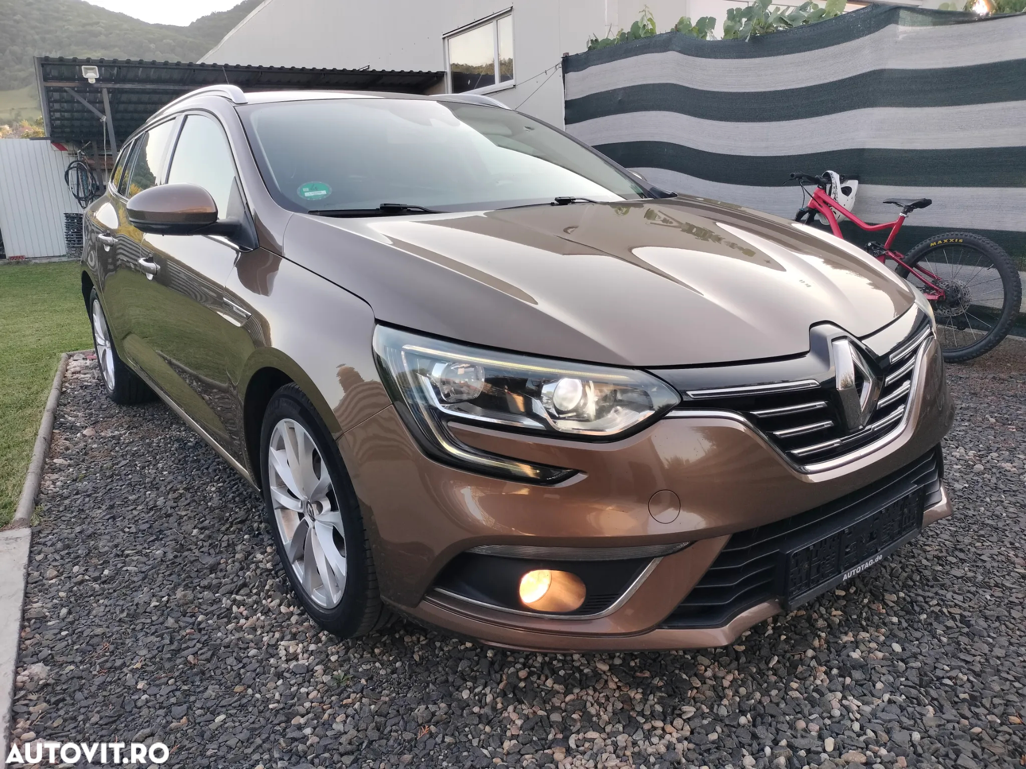 Renault Megane Grandtour ENERGY TCe 130 BUSINESS - 8