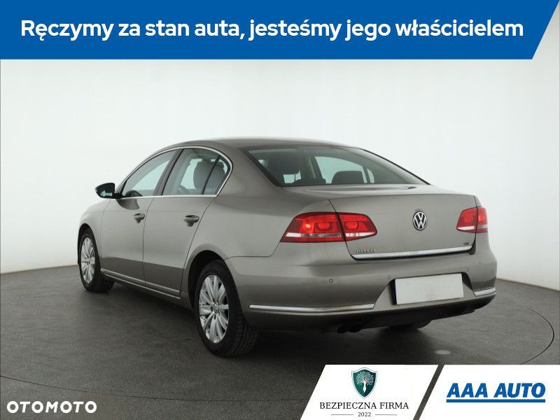 Volkswagen Passat - 6