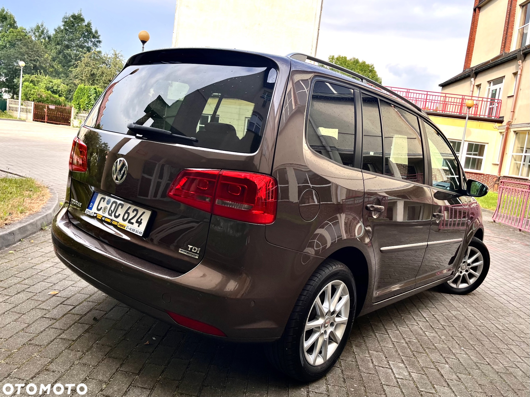 Volkswagen Touran 1.6 TDI DPF BlueMotion Technology Highline - 3