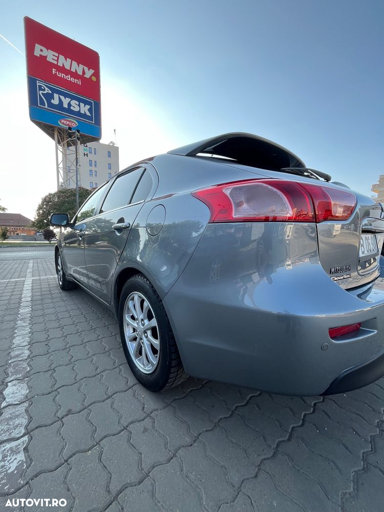 Mitsubishi Lancer - 7