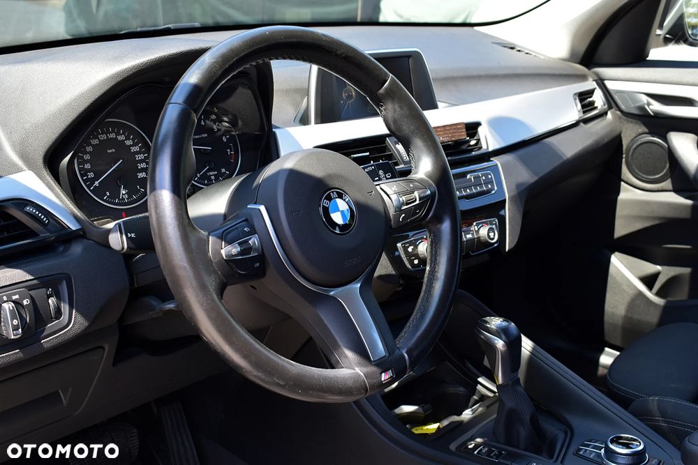BMW X1 xDrive20i Advantage - 5