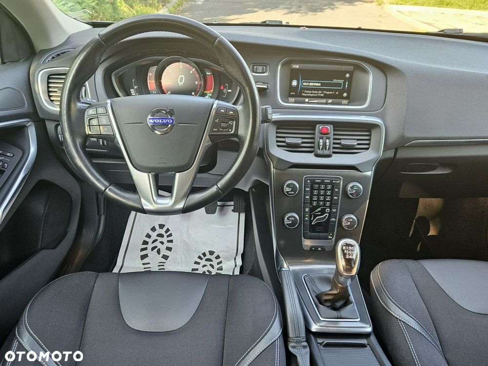 Volvo V40 D2 Momentum - 8