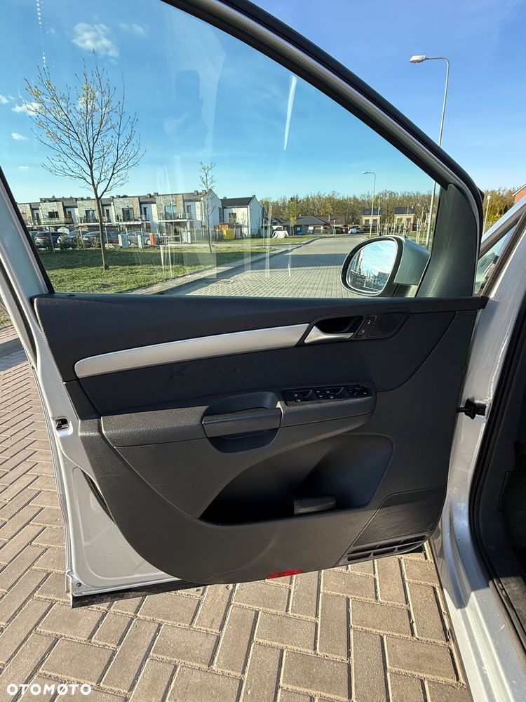 Volkswagen Sharan - 10