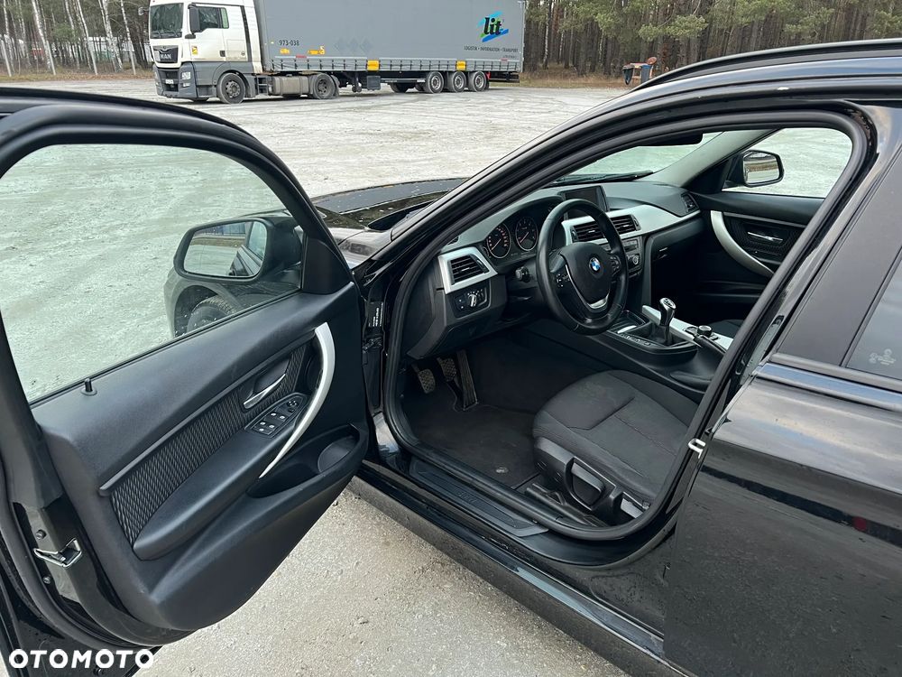 BMW Seria 3 318d - 19