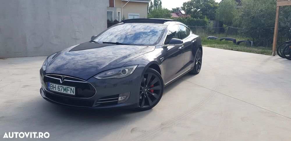 Tesla Model S Dual Motor Allradantrieb Performance - 4
