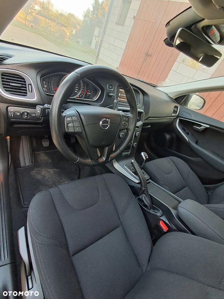 Volvo V40 Cross Country - 8