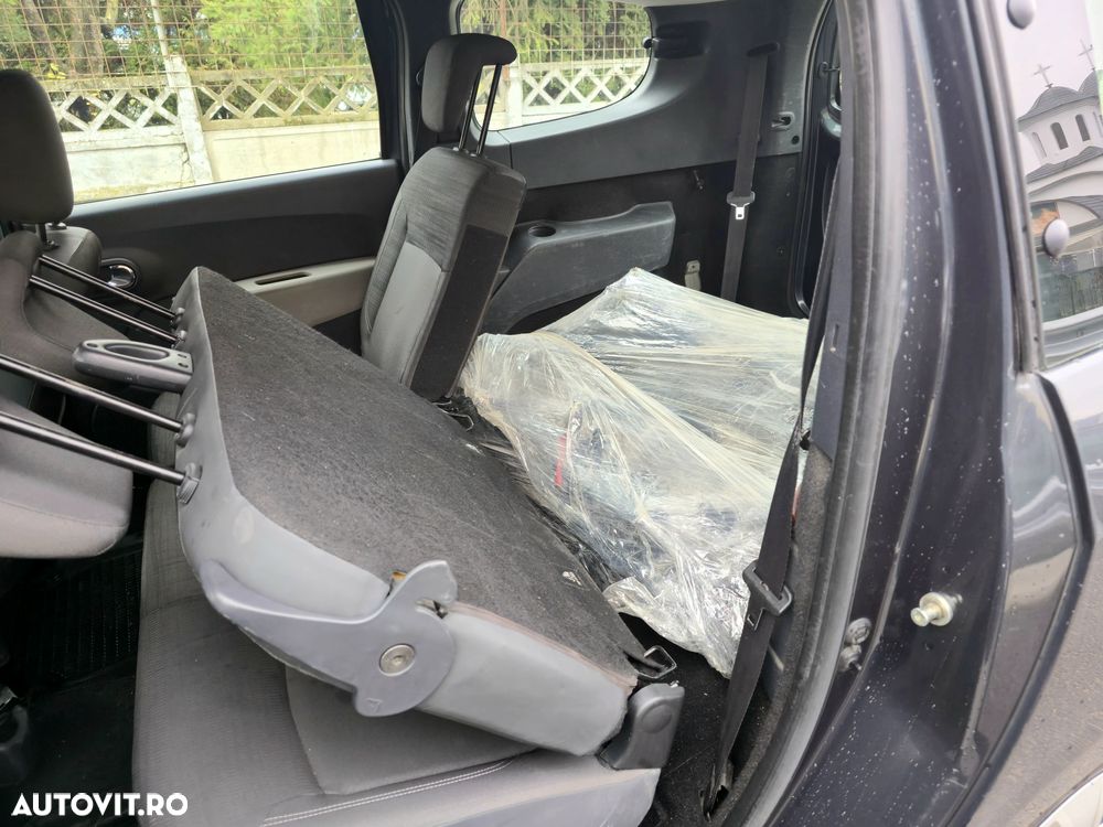 Dacia Lodgy dCi 110 Celebration - 13