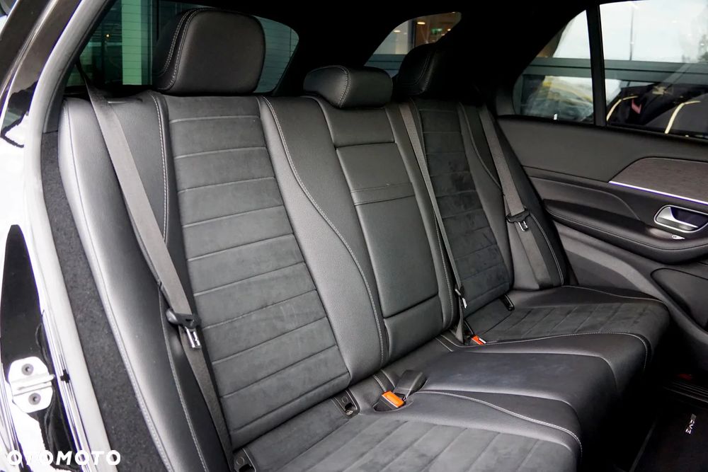 Mercedes-Benz GLE 300 d 4Matic 9G-TRONIC AMG Line - 26