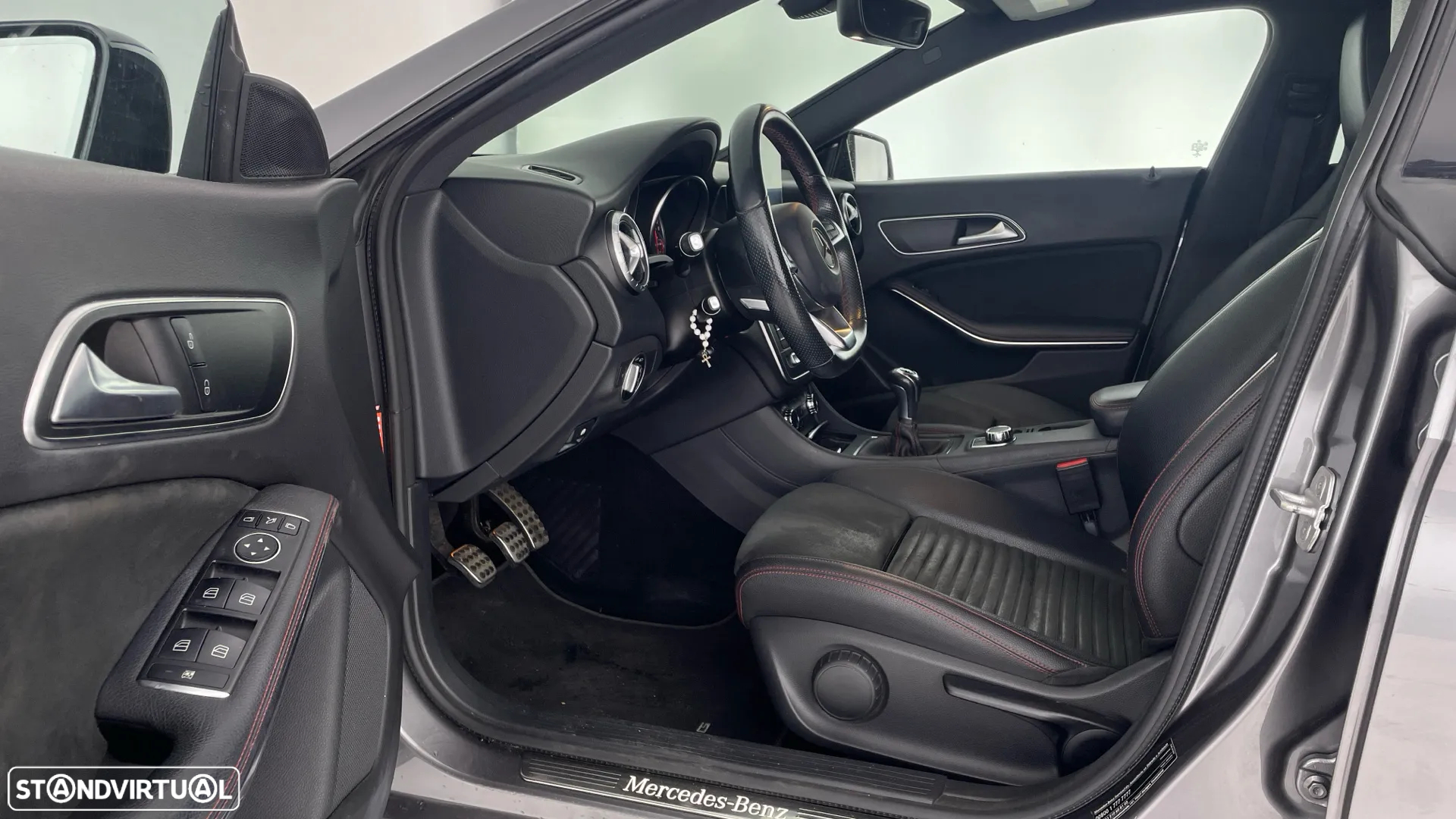 Mercedes-Benz CLA 200 d Shooting Brake AMG Line - 12