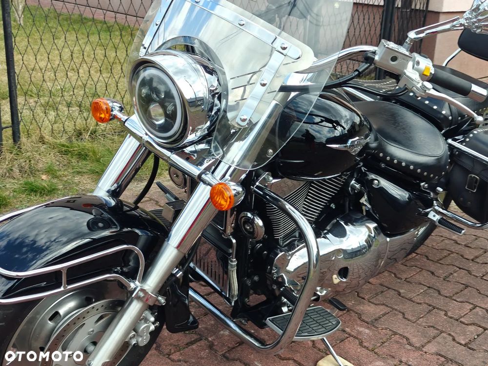 Suzuki Intruder - 22