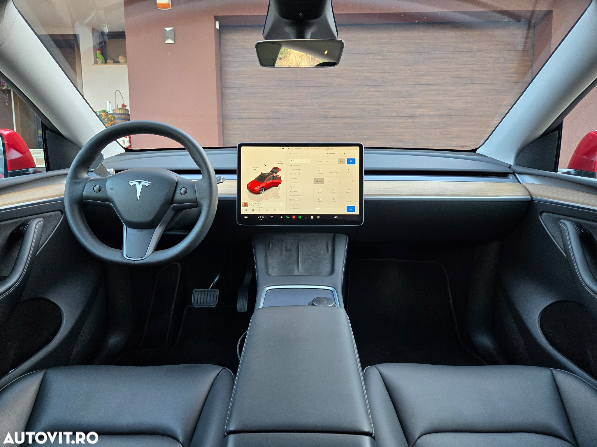 Tesla Model Y - 14