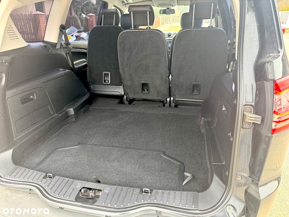 Ford S-Max - 16