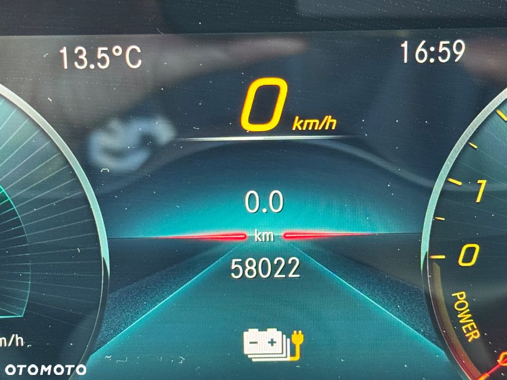 Mercedes-Benz Klasa A 250 e 8G-DCT AMG Line - 12