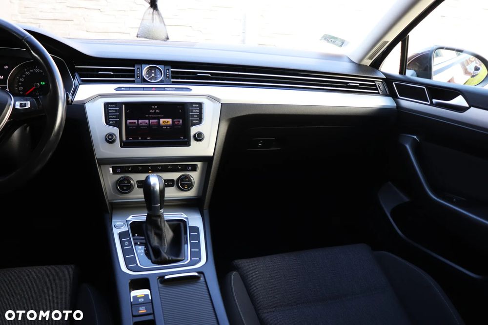 Volkswagen Passat 2.0 TDI SCR DSG Comfortline - 31
