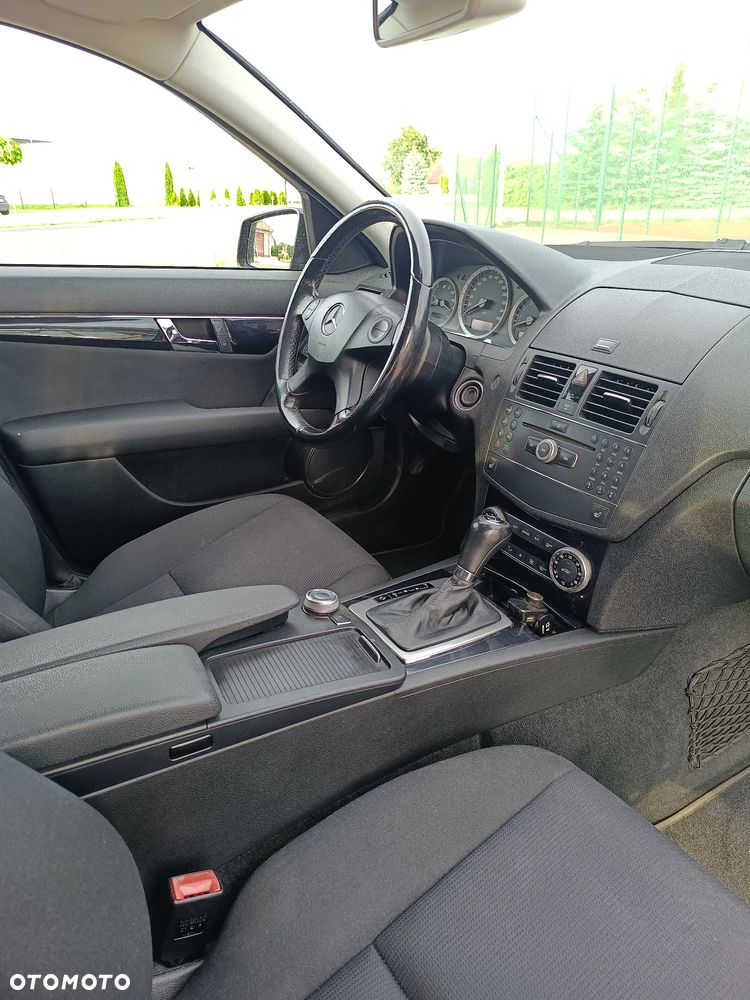 Mercedes-Benz Klasa C 180 Kompressor Automatik BlueEFFICIENCY - 17
