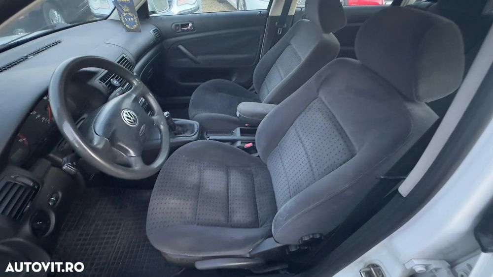 Volkswagen Passat - 2