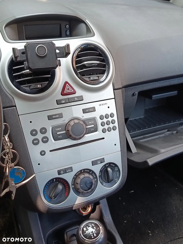 Opel Corsa - 8