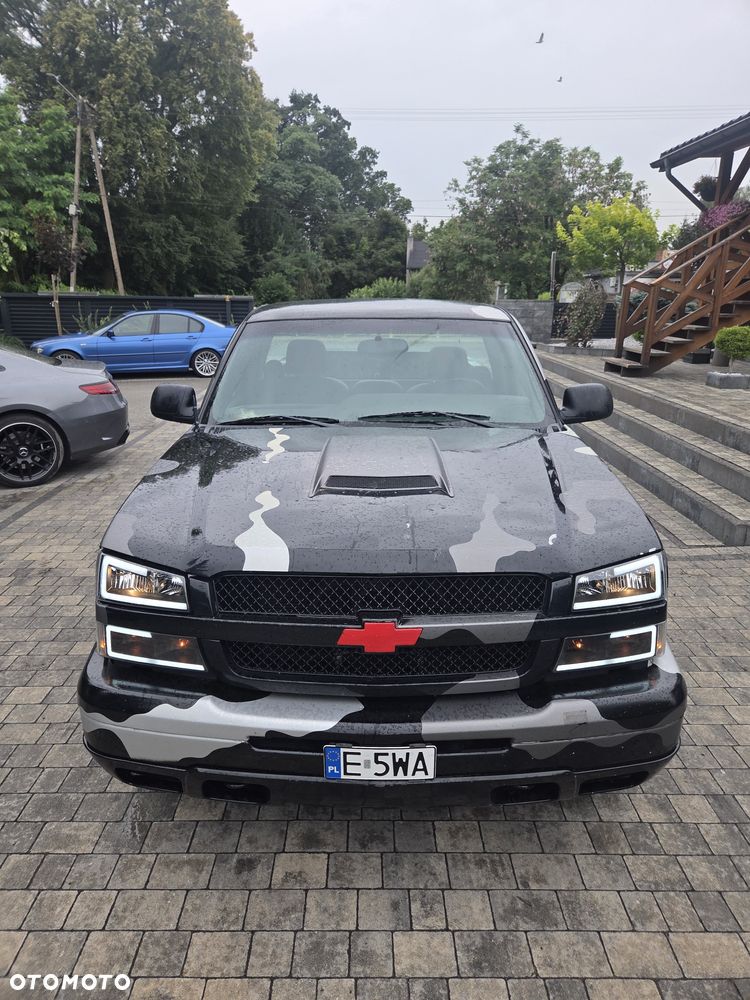 Chevrolet Silverado - 1