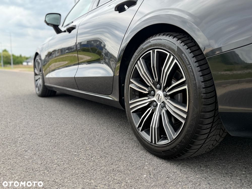 Volvo V60 D4 Geartronic R-Design - 22