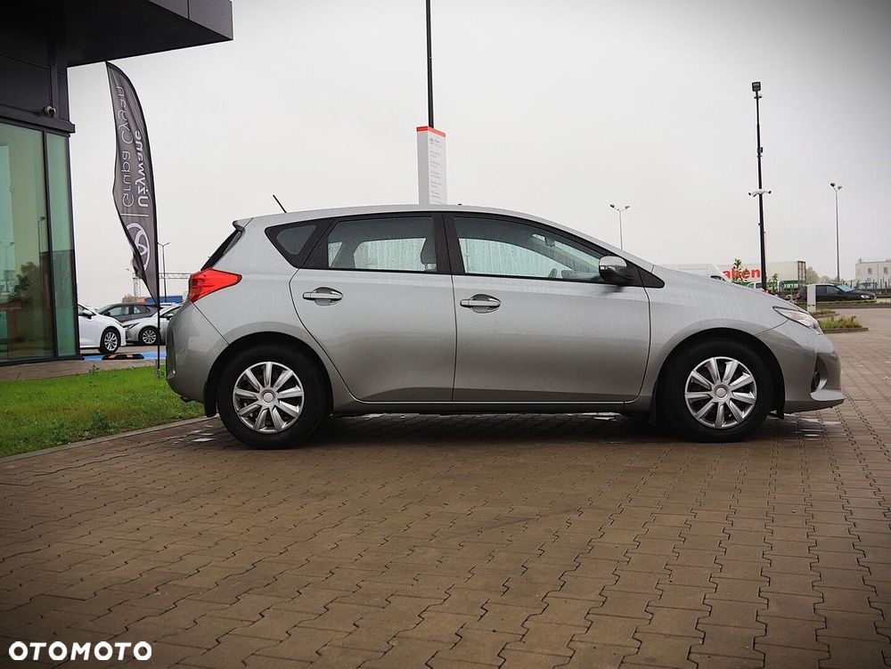 Toyota Auris 1.4 D-4D Active - 5
