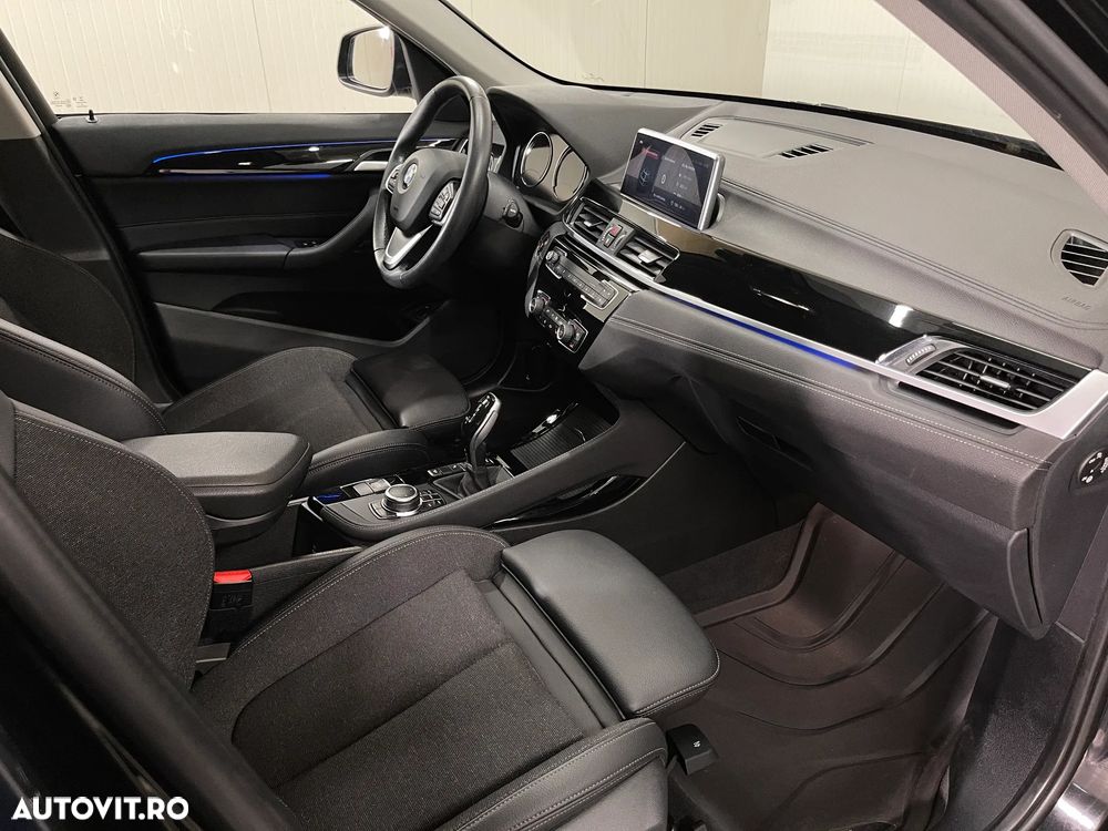 BMW X1 xDrive20i AT - 12