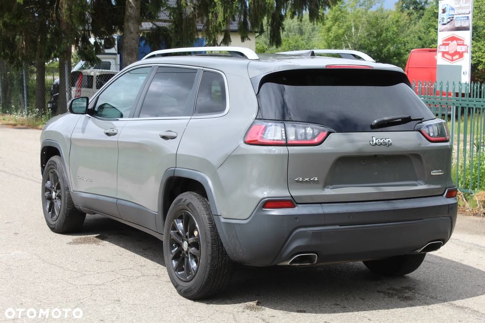 Jeep Cherokee - 4