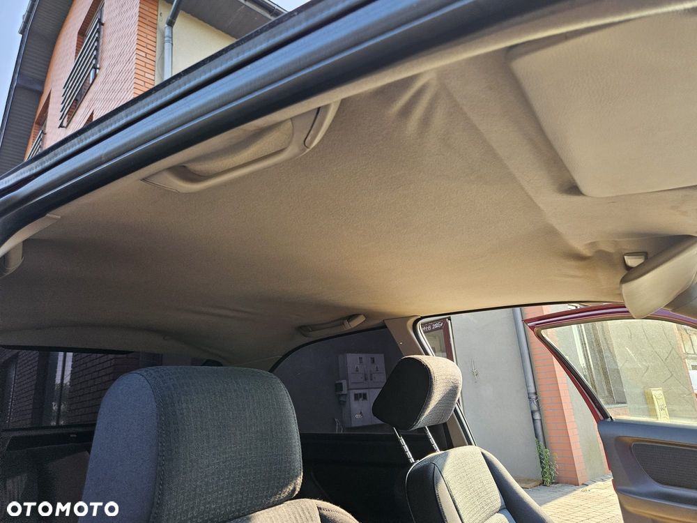 BMW Seria 3 316i - 28