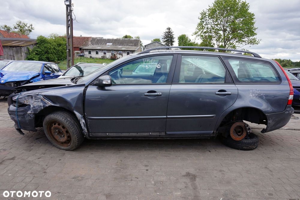 VOLVO V50  KOMBI 2007 455-16 2.0 D D4204T 136KM MMT6 SZARY na części - 2