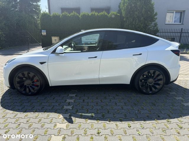 Tesla Model Y Performance AWD - 8