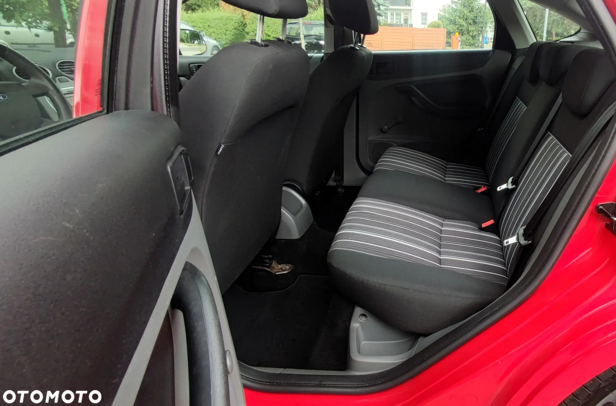 Ford Focus 1.4 Ambiente - 13
