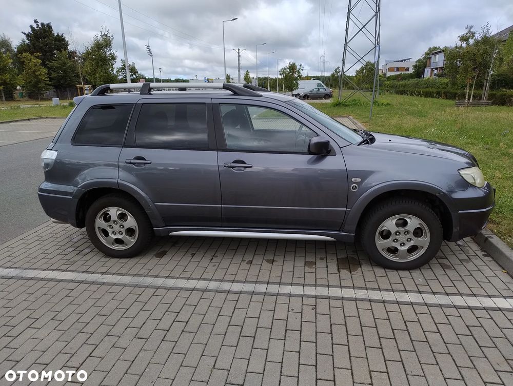 Mitsubishi Outlander 2.4 Dakar - 2